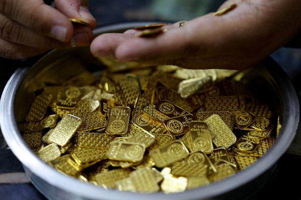 الذهب يتراجع في المعاملات الفورية 0.2 بالمائة