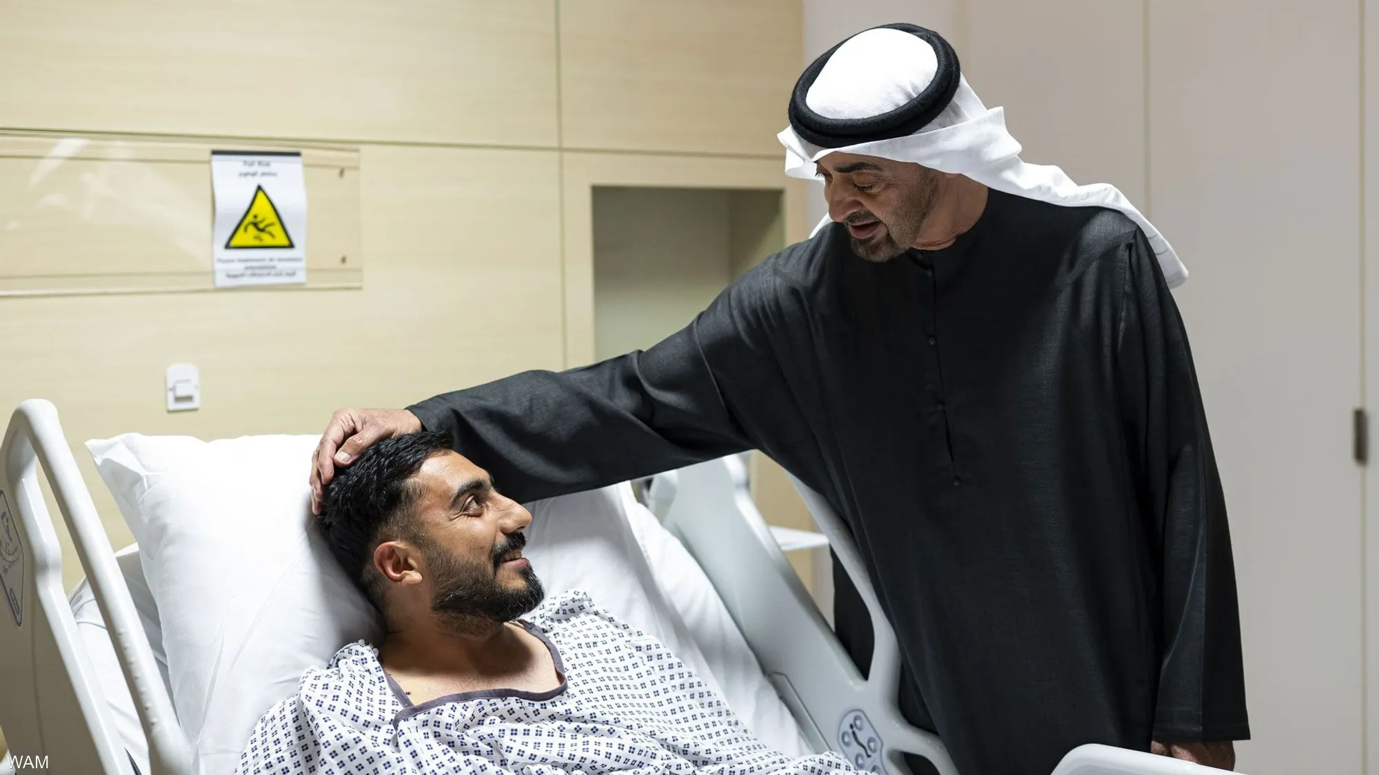 محمد بن زايد يزور مصابي الاعتداءات الإيرانية: سلامة المقيمين مسؤولية وأولوية