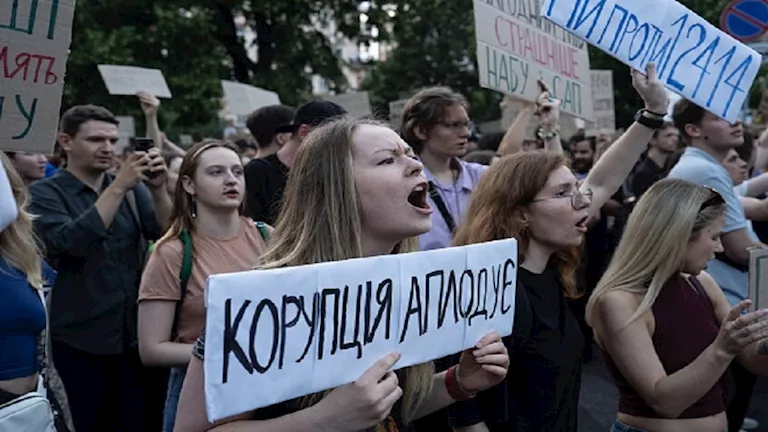 رئيس وزراء أوكرانيا السابق: عدد سكان كييف انخفض من 45 إلى 20 مليونا خ