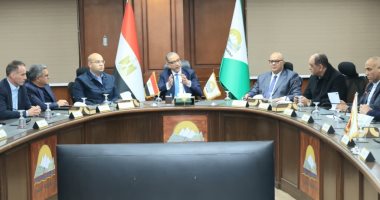 محافظ الجيزة: منع أى محاولات للتلاعب بالأسواق وتعامل فورى مع شكاوى المواطنين