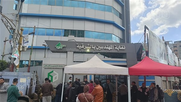 36 مرشحًا يتنافسون على 7 مقاعد، توافد الناخبين للتصويت بانتخابات المهندسين بالشرقية (صور)
