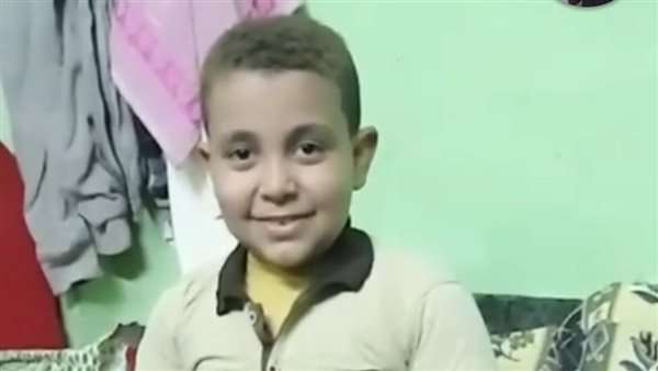 فيديو الطفل عصام في المنيا يثير التعاطف، الأم تستغيث بعد غياب شنطة مدرسية والصغير يخطف الأنظار