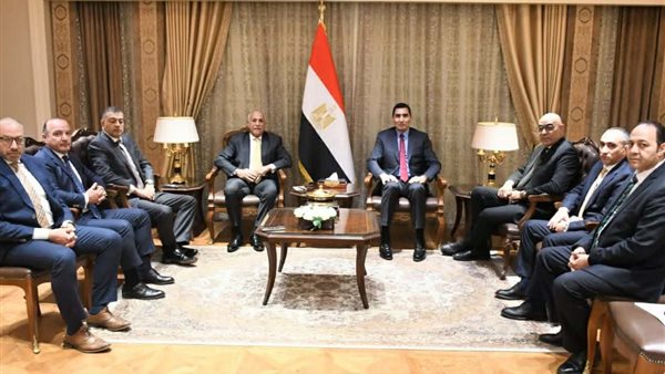 وفد من نادي الزمالك برئاسة حسين لبيب يزور جوهر نبيل وزير الشباب لتهنئته