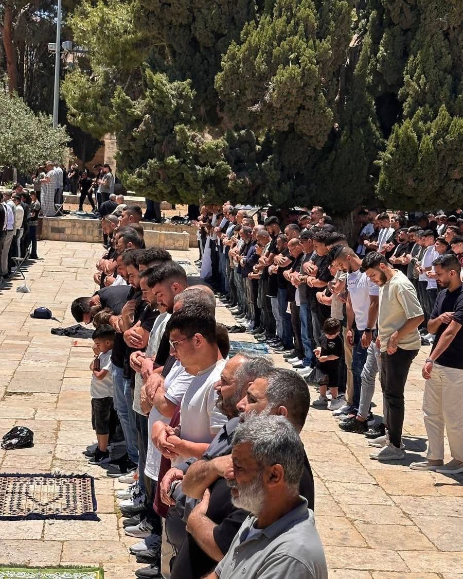 60 ألف مصل يؤدون الجمعة في المسجد الأقصى المبارك