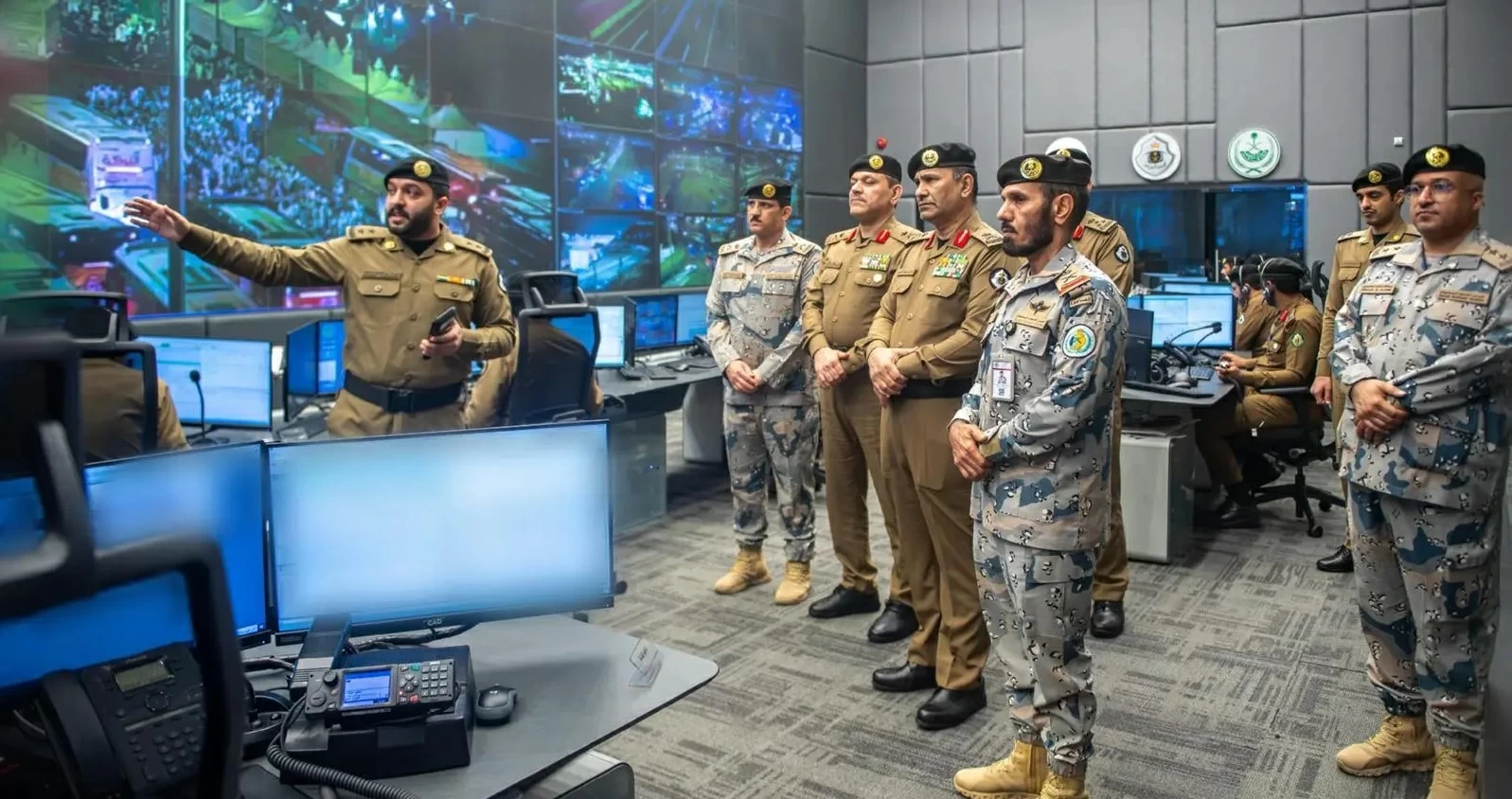 اللواء الركن الودعاني يزور مركز القيادة والسيطرة لأمن الحج