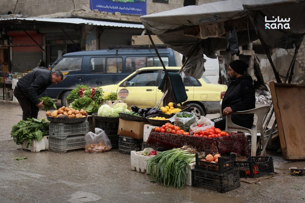 محافظة حلب تنقل البسطات إلى سوق الحلوانية القديم استعداداً لرمضان