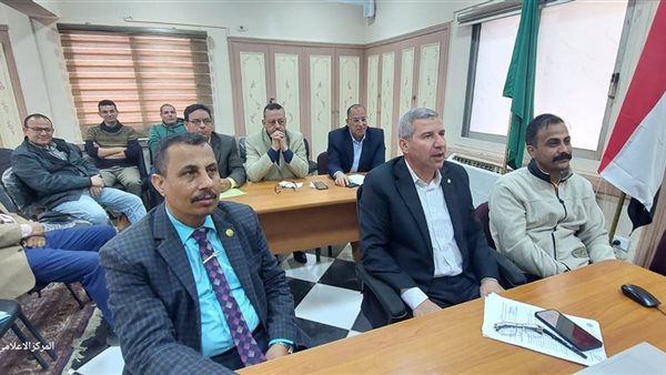 جولات مفاجئة لوكيل تعليم الشرقية بأربعة مدارس ويعقد اجتماعا بمديري العموم