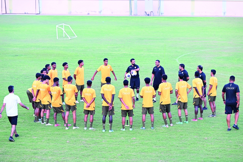 الأحمر الصغير يطلق معسكر الإعداد الداخلي الجديد بمشاركة ٢٤ لاعبا