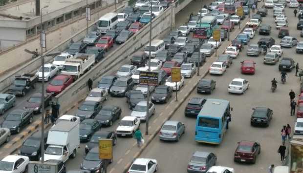 الراديو 9090.. «صباحك ومطرحك» يستعرض مناطق الكثافات المرورية والطرق البديلة