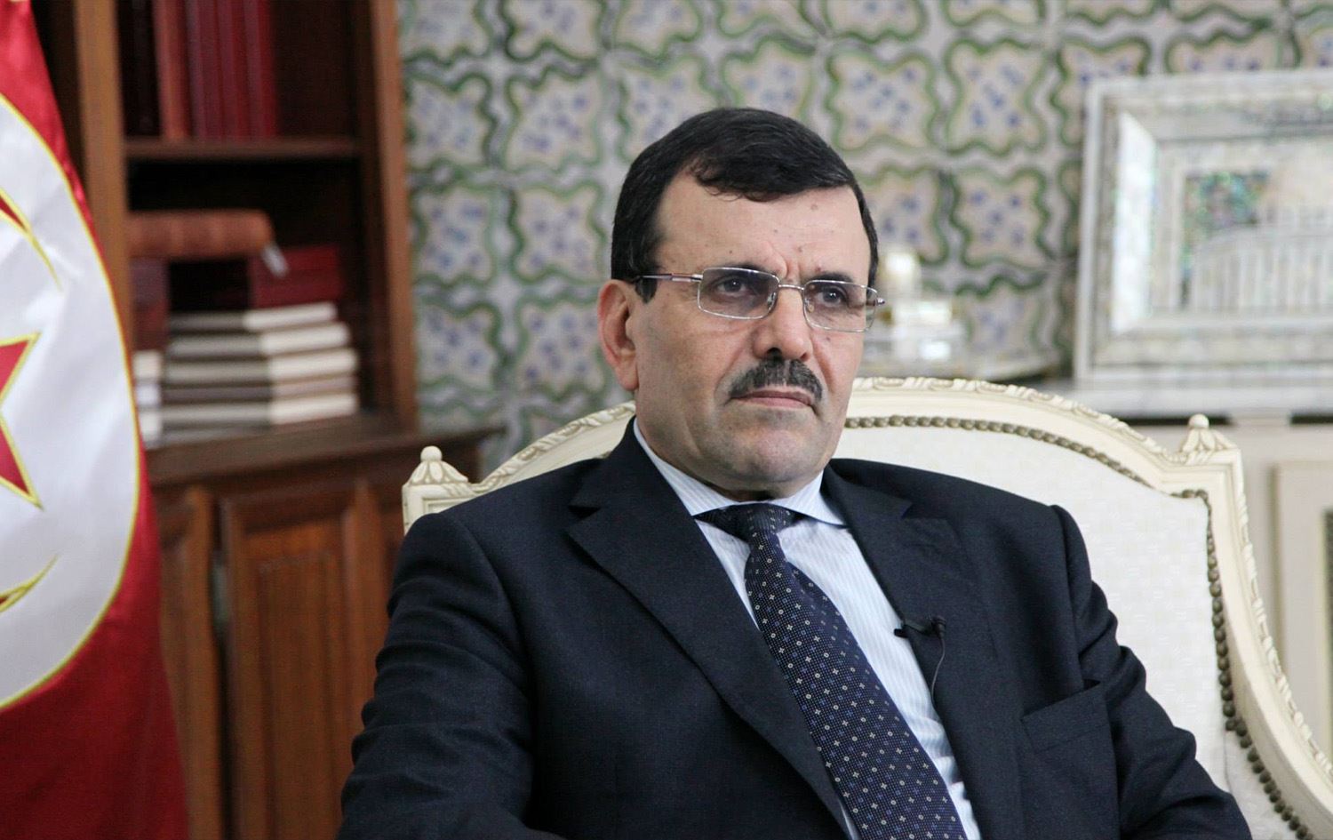 بتهمة تسهيل سفر تونسيين إلى سوريا.. محكمة تونسية تسجن رئيس وزراء سابق