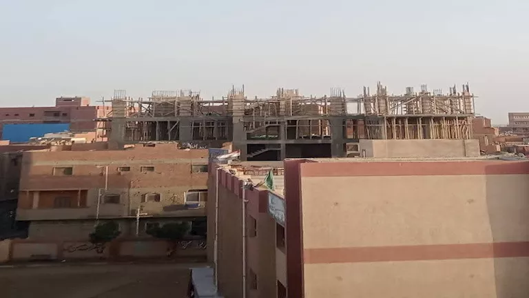 تلاعبوا بالأوراق الرسمية.. حبس موظفين بتهمة تزوير تراخيص بناء في الفيو