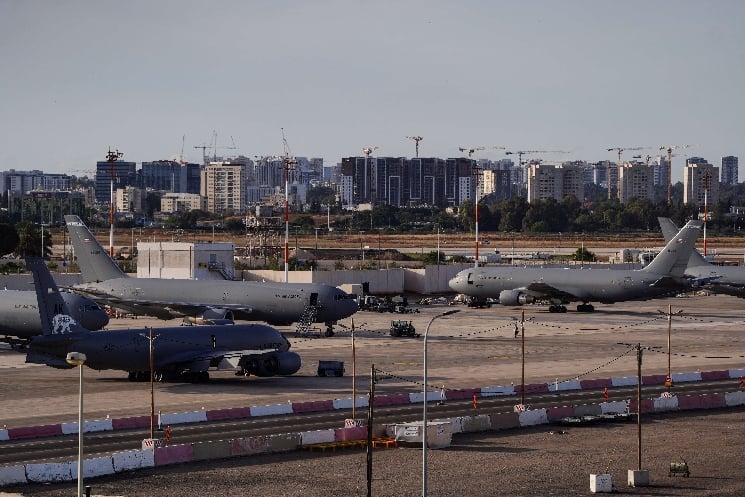 الطائرات الأمريكية تخنق مطار بن غوريون وتربك السفر في إسرائيل