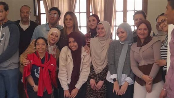 آداب عين شمس توزع “شنط رمضان” بمشاركة أعضاء هيئة التدريس