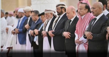 بحضور العليمى.. تشييع جثمان الرئيس اليمنى السابق عبد ربه منصور هادى