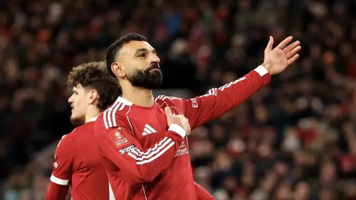 مدرب ليفربول يتغنى بمحمد صلاح: "سيظل خالدًا في تاريخ الريدز"