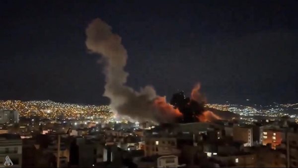 إعلام إيراني: استهداف اجتماع لقادة حرس الحدود في سنندج شمال غرب البلاد