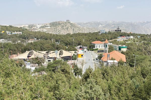 موسم «ذروة الصيف» يحفز الاقتصاد المحلي بالمصائف الجبلية