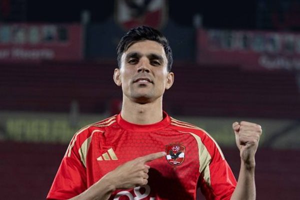 أشرف بنشرقى يطلب الرحيل عن الأهلى