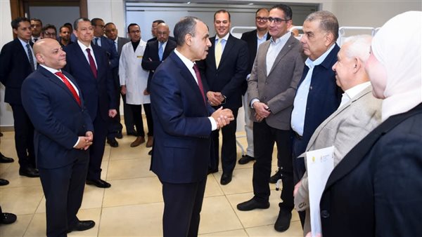 وزير الخارجية يطلق حملة للتبرع بالدم بمقر الوزارة لمستشفى ٥٧٣٥٧