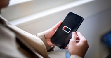 حرارة قاتلة.. كيف تحمى بطارية هاتفك من التلف فى الطقس الحار؟