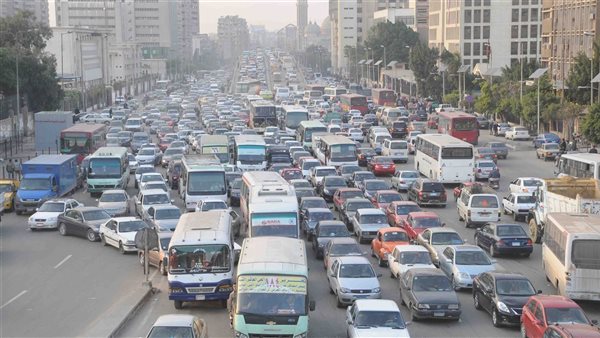 حالة المرور اليوم الثلاثاء في القاهرة والجيزة والقليوبية، سيولة نسبية وكثافات بالمحاور الرئيسية