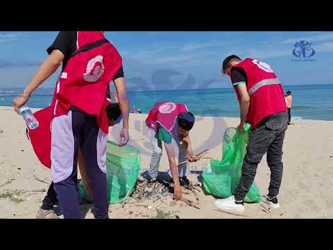 سكيكدة:: حملة تنظيف لشواطئ العربي بن مهيدي والغابات المجاورة لترسيخ الثقافة البيئية وحماية السواحل