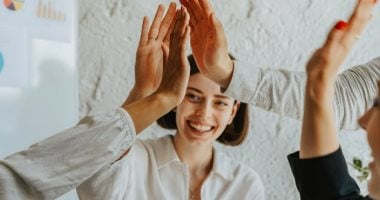 علاقاتك الاجتماعية آمنة ولا توكسيك؟ إشارات وأسئلة تكشف الحقيقة