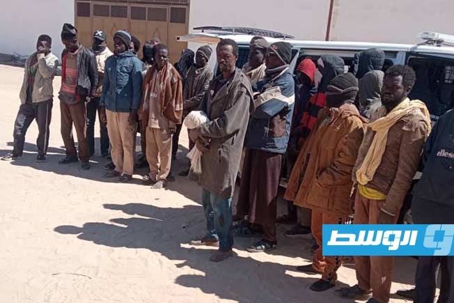 إيقاف مهاجرين في الواحات ونقلهم إلى أجدابيا (صور)