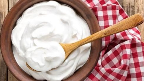 نوع من الزبادي لا تعتمد عليه في السحور