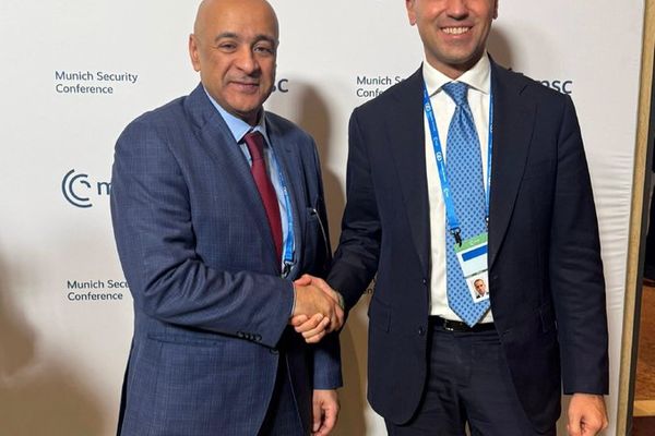 البديوي يلتقي المبعوث الخاص للاتحاد الأوروبي لشؤون الخليج