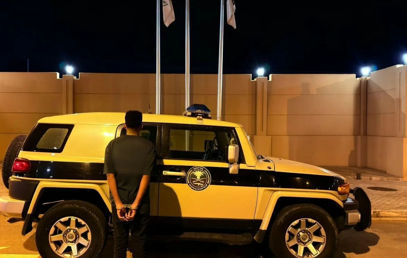 القبض على مقيم لنقله 9 مخالفين لنظام أمن الحدود