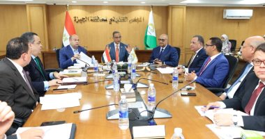 محافظ الجيزة: بحث مشكلات ضعف ضغوطات المياه والانقطاعات قبل الصيف