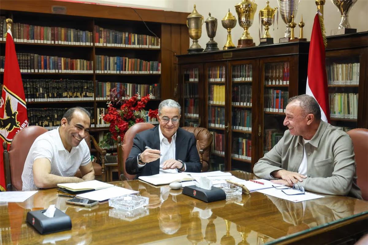 الأهلي يُعلن تفاصيل جلسة محمود الخطيب مع ياسين منصور وسيد عبد الحفيظ