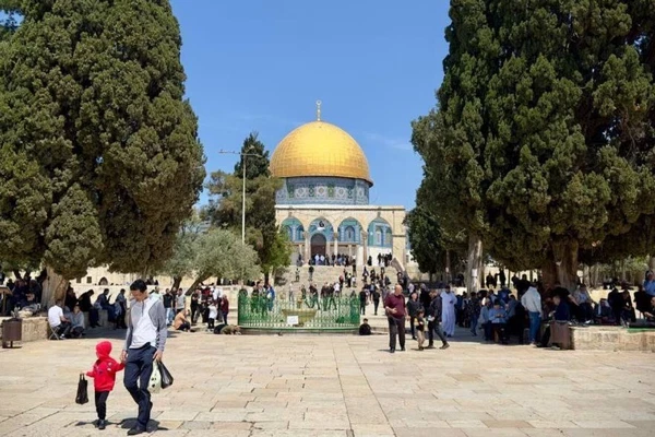 هيئة البث الإسرائيلية: استنفار أمني واسع بالقدس في أول أيام رمضان والجيش يعزز قواته بالضفة