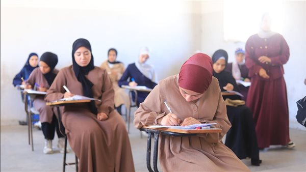 إرادة تتحدى الدمار، أبرز المشاهد من امتحانات الشهادة الثانوية الأزهرية في فلسطين (صور)