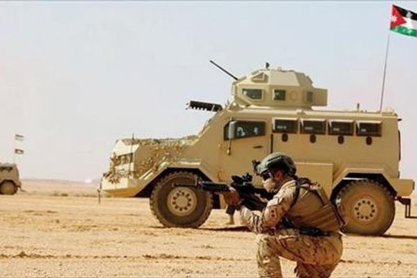 الأردن يعلن إسقاط أربعة صواريخ «أُطلقت من إيران»
