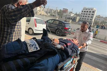 الهلال الأحمر الفلسطيني: إصابة متضامنين أجنبيين بهجوم مستوطنين جنوب نابلس