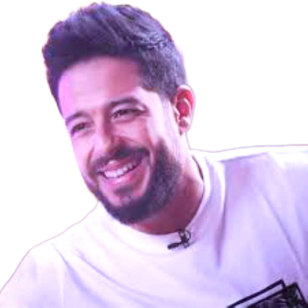 حماقي يشوّق جمهوره بـ «10»