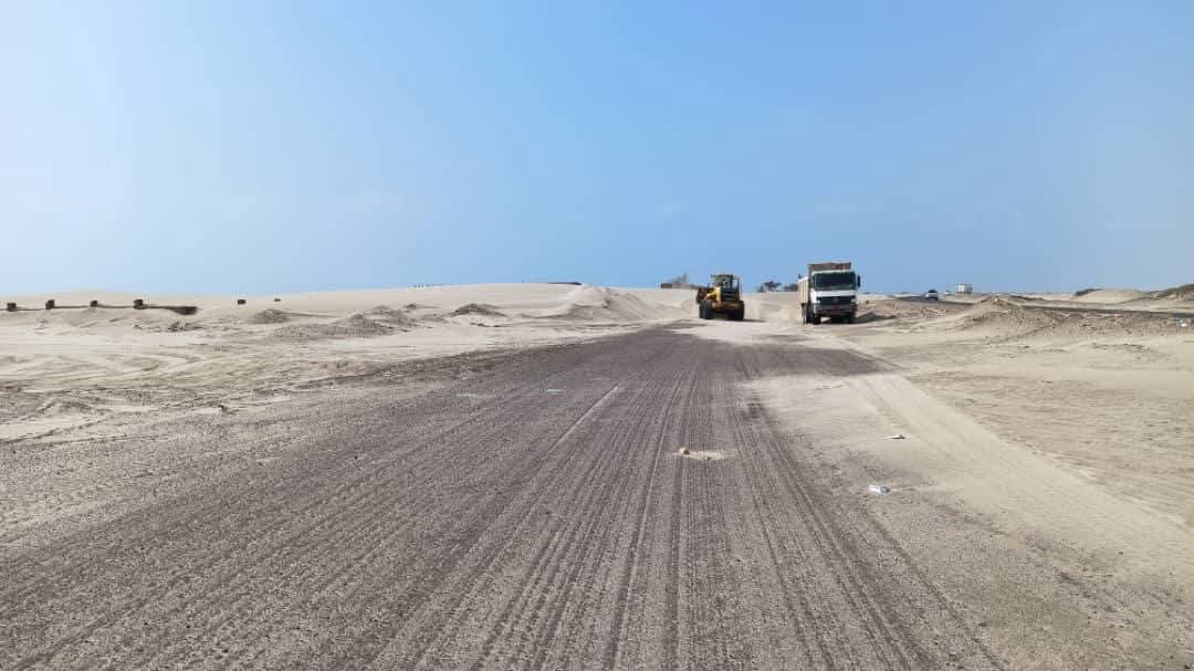 بعد أشهر من التوقف.. استئناف العمل في خط "العَلَم _ دوفس" بأبين