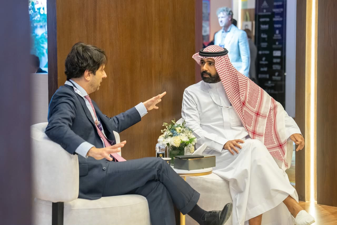 «مجموعة إيلاف» تشارك في «قمة مستقبل الضيافة» وتعرض رؤيتها لتطوير القطاع