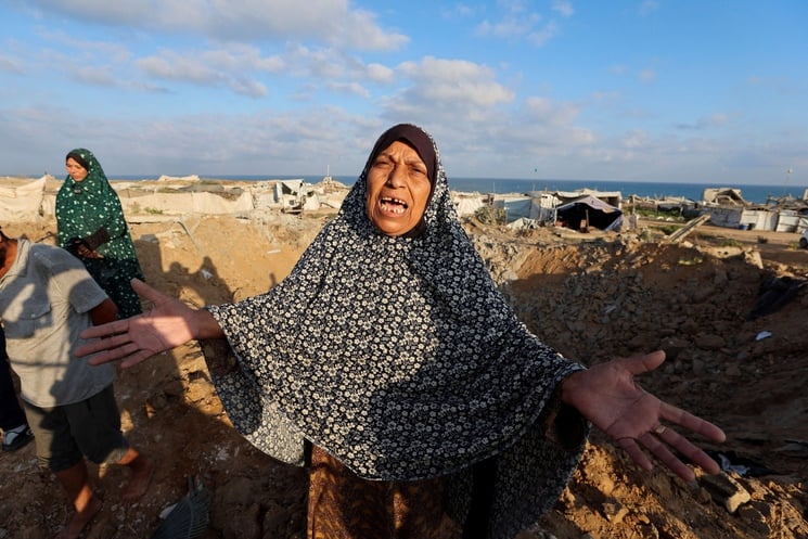 وزيرة إسرائيلية تتحدث عن خطة لتهجير فلسطينيي غزة بدعم من الموساد