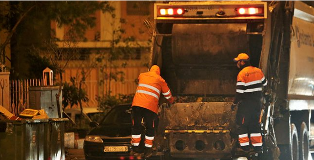 حراس الفجر.. دراسة سوسيولوجية واقتصادية وصحية لواقع العمالة الليلية في قطاعي النظافة والمخابز
