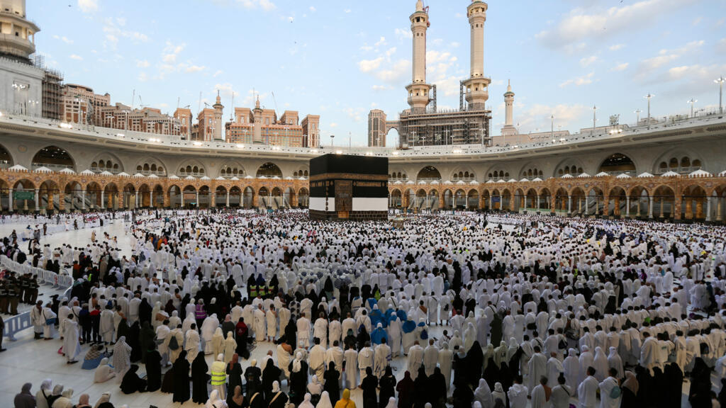 وصول 860 ألف حاج… والسعودية تؤكد الجاهزية الكاملة لخدمتهم