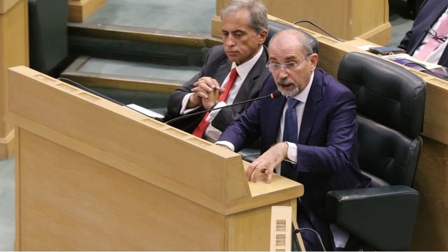 الصفدي يعلن عودة طاقم السفارة الأردنية في طهران ...