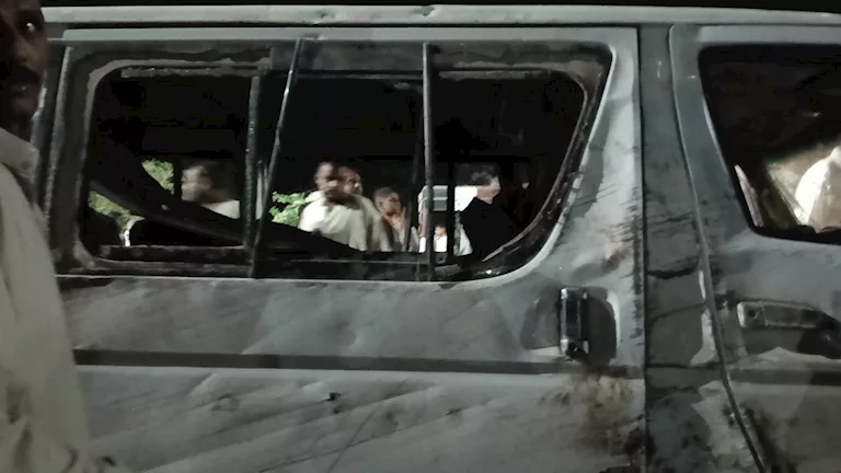 كيف وقع حادث طريق الطود المروع بالأقصر؟ (رواية سائق الميكروباص)