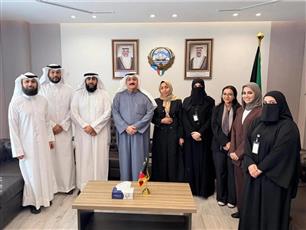 وزير الصحة يؤكد المضي قدمًا في التحول الرقمي ويبحث آلية متطورة لتنظيم مواعيد العلاج الطبيعي بالفروانية