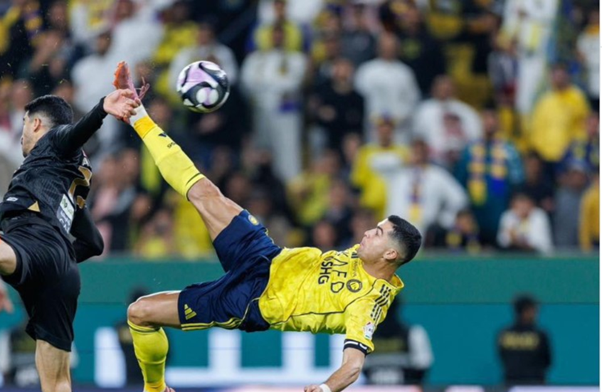 مقصية رونالدو تفوز بهدف الموسم في الدوري السعودي
