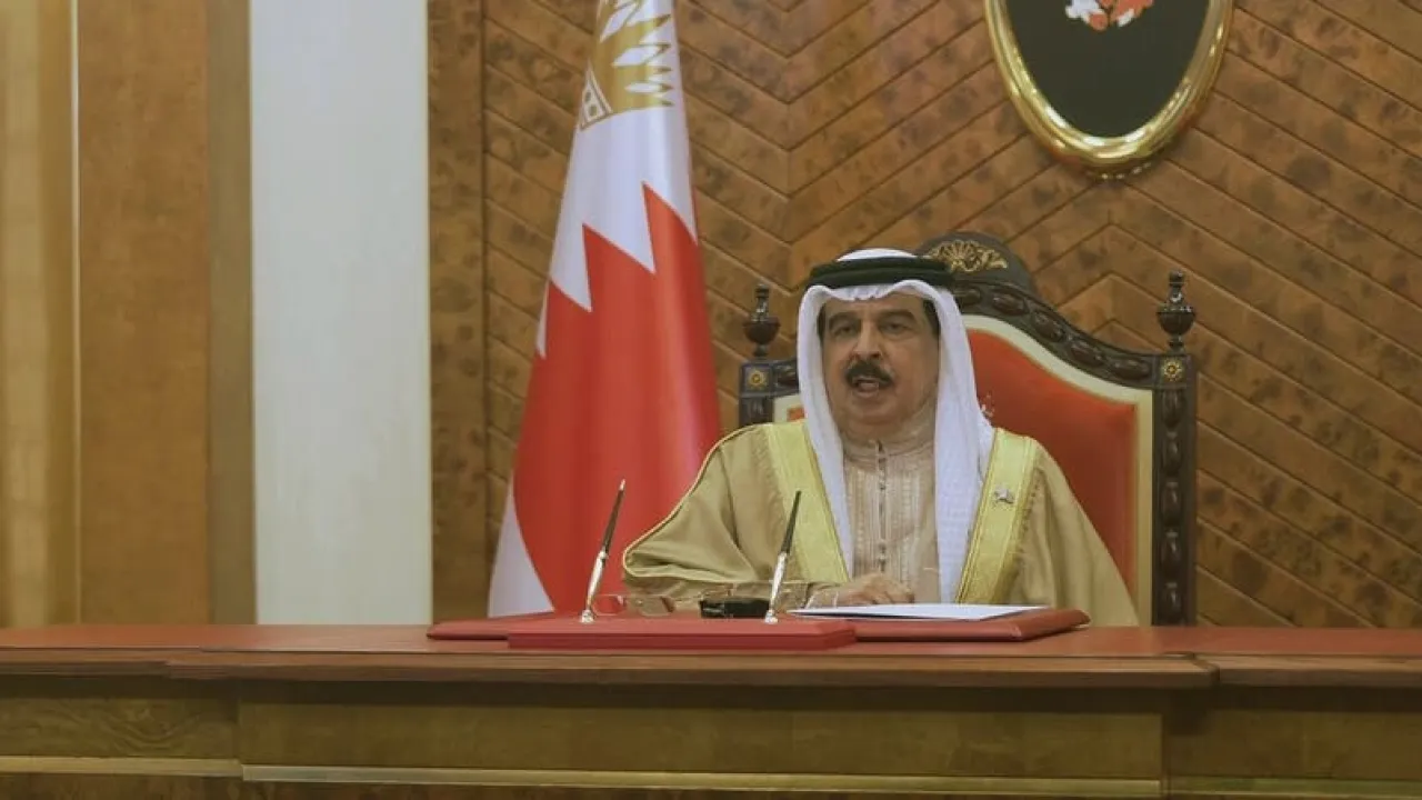 ملك البحرين : عدوان إيران كشف زيف من باعوا ضمائرهم للعدو