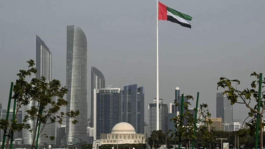 الإمارات تعلن الدراسة عن بعد مؤقتا