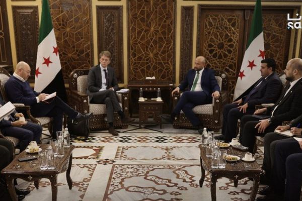 سوريا وهولندا تبحثان آفاق التعاون المشترك في مجال إزالة الألغام